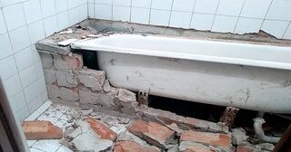 Демонтаж ванны в Тихорецке от Мастер24 — быстро, недорого, вывоз старой ванны от 1031 руб.